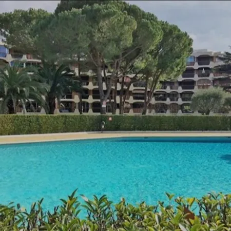 Joli Studio Avec Coin Nuit Independant, Piscine Et Parc De 8 Hectares Proche De La Plage